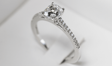 Emerald Engagement Rings: Pros, Cons, and What to Know Before You Buy - Finest 4C's