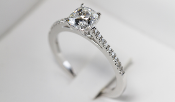 Emerald Engagement Rings: Pros, Cons, and What to Know Before You Buy