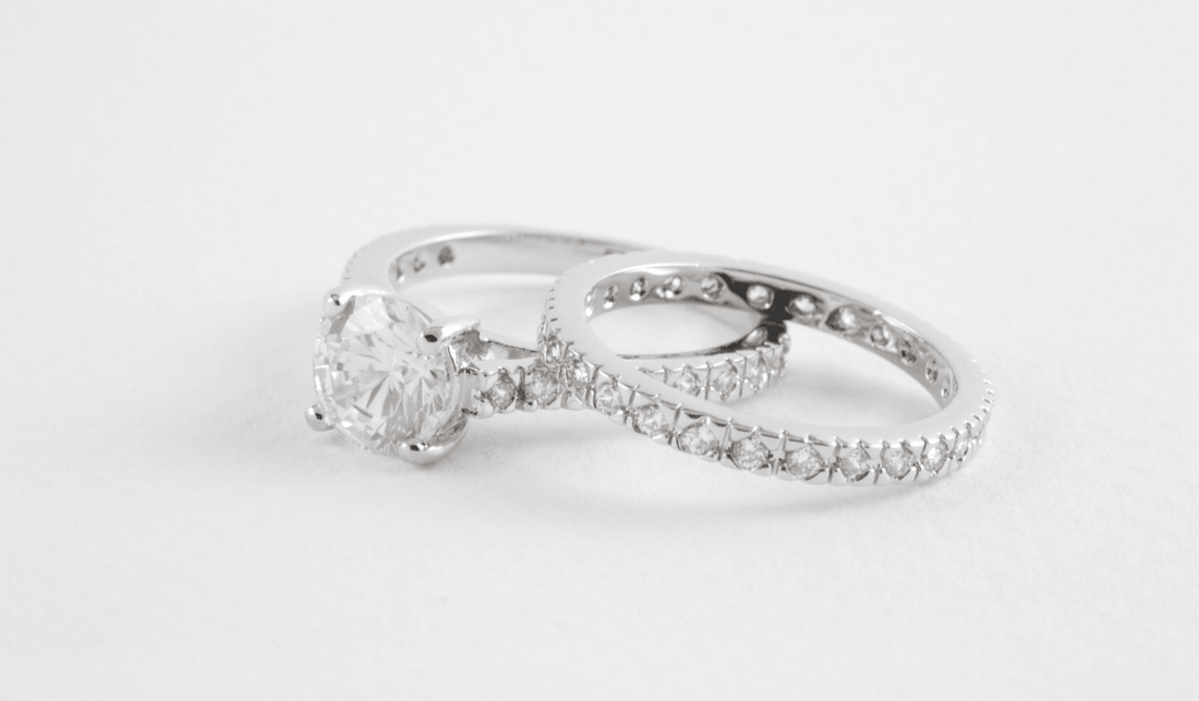 Halo Clusters and Shoulder Diamonds: Enhancing the Beauty of Sapphire Rings - Finest 4C's
