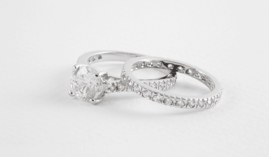 Halo Clusters and Shoulder Diamonds: Enhancing the Beauty of Sapphire Rings - Finest 4C's