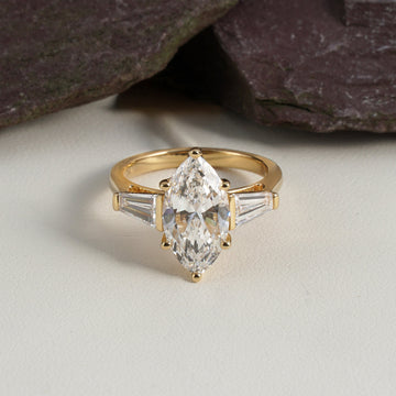 2 carat oval diamond engagement ring