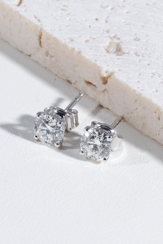 Diamond Stud Earrings Round Brilliant Cut in Basket Setting- GIA/IGI certified