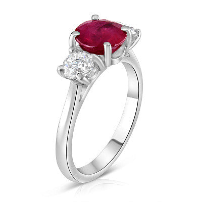 Ruby Trilogy Round Brilliant with Round cut diamond sides