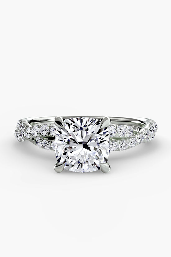 The Twisted Pavé Solitaire