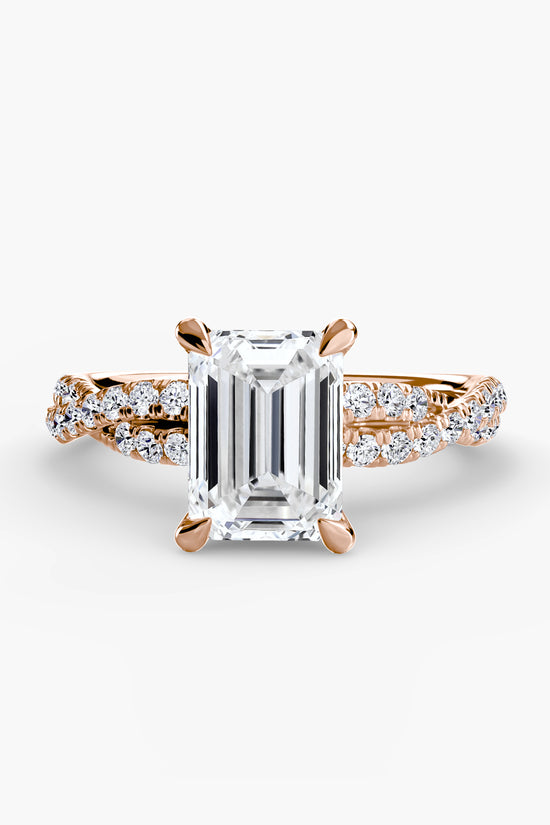 The Twisted Pavé Solitaire