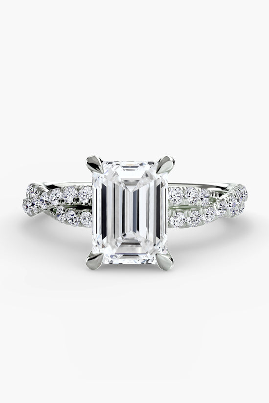 The Twisted Pavé Solitaire
