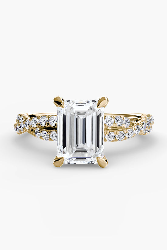 The Twisted Pavé Solitaire