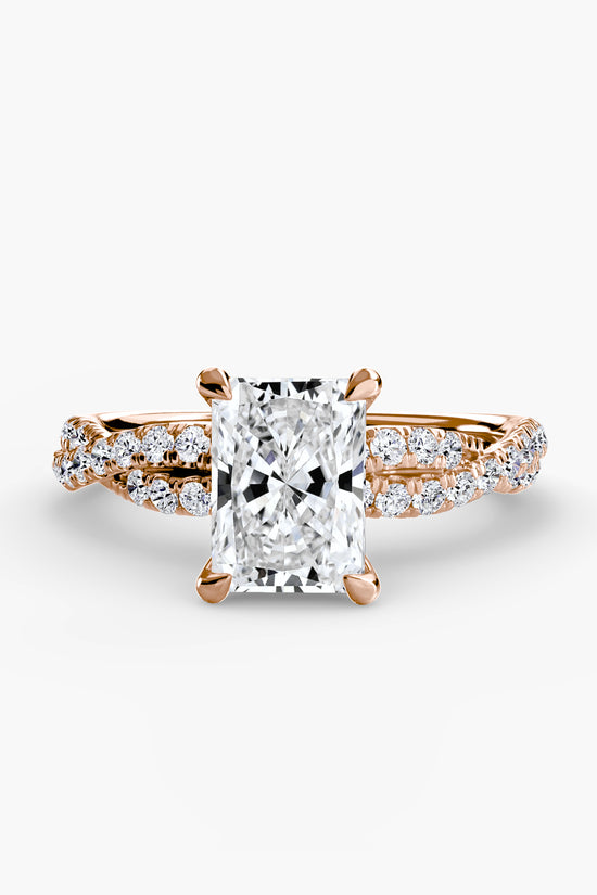 The Twisted Pavé Solitaire